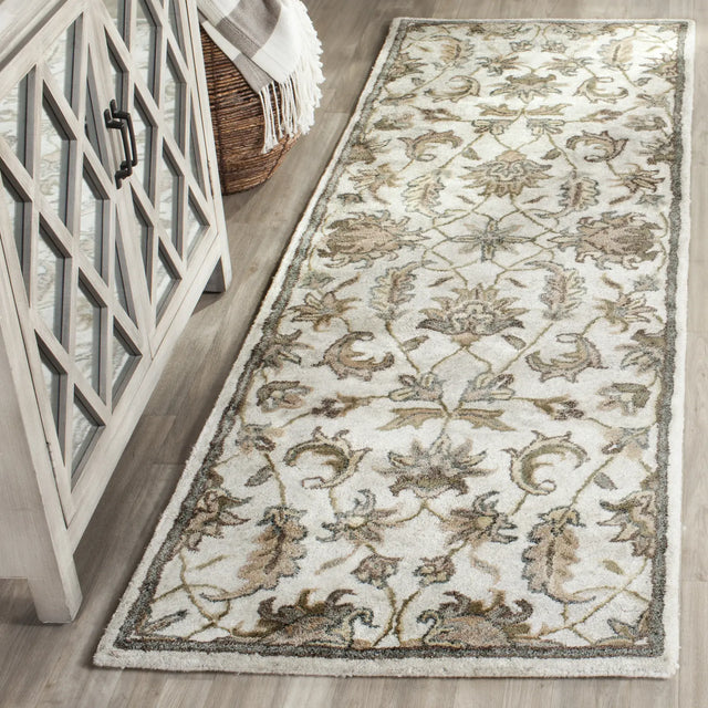 Safavieh Bella 2'-3" x 7'-0" Rug in Ivory / Light Grey
