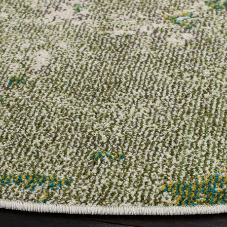 Safavieh Madison 5'-0" x 5'-0" Rug in Green / Ivory