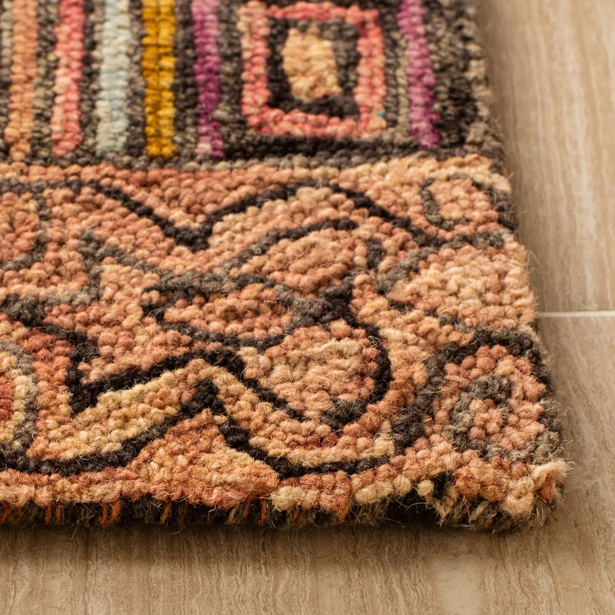 Safavieh Aspen 4'-0" x 6'-0" Rug in Pink / Blue