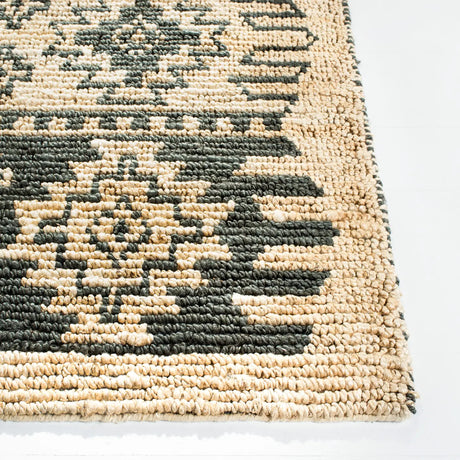 Safavieh Bohemian 4'-0" x 6'-0" Rug in Grey / Beige
