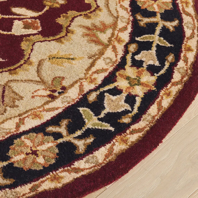 Safavieh Heritage 4'-6" x 6'-6" Rug in Red / Black