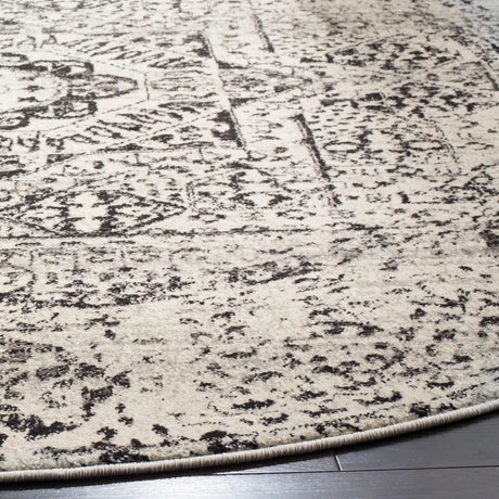 Safavieh Evoke 5'-3" x 5'-3" Rug in Ivory / Black