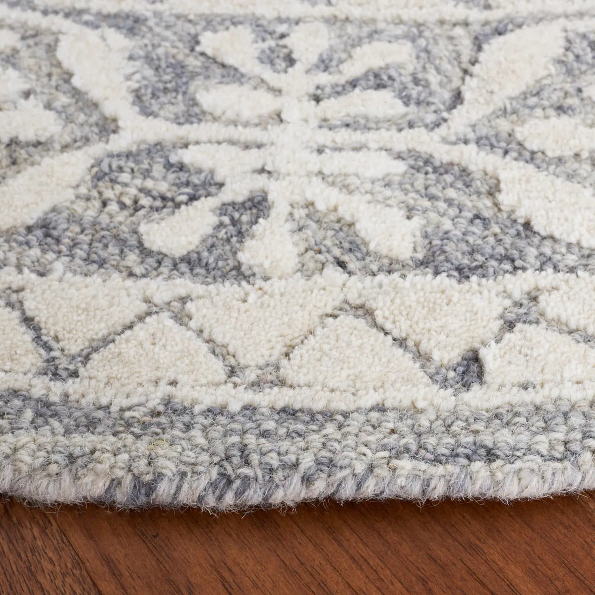 Safavieh Metro 6'-0" x 6'-0" Rug in Grey / Ivory