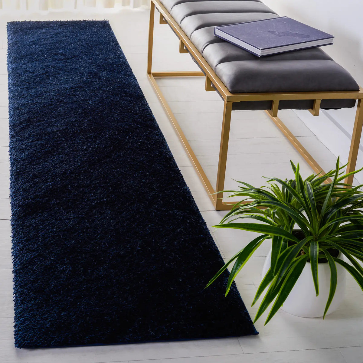 Safavieh Tahoe Shag 2'-0" x 9'-0" Rug in Navy