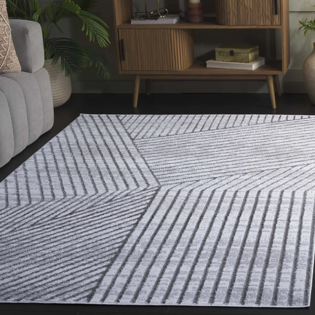 Safavieh Maya 4'-0" x 6'-0" Rug in Ivory / Grey