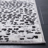 Safavieh Amelia 4'-5" x 6'-5" Rug in Charcoal / Grey