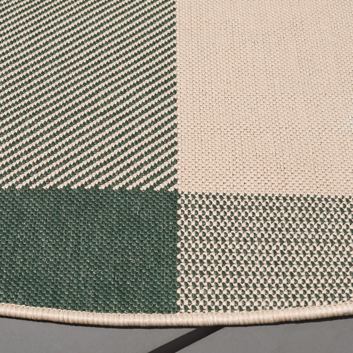 Safavieh Courtyard 5'-3" x 5'-3" Rug in Green / Beige