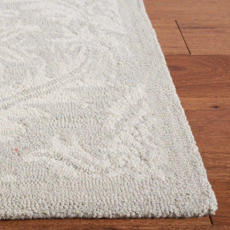 Safavieh Micro-Loop 5'-0" x 8'-0" Rug in Silver