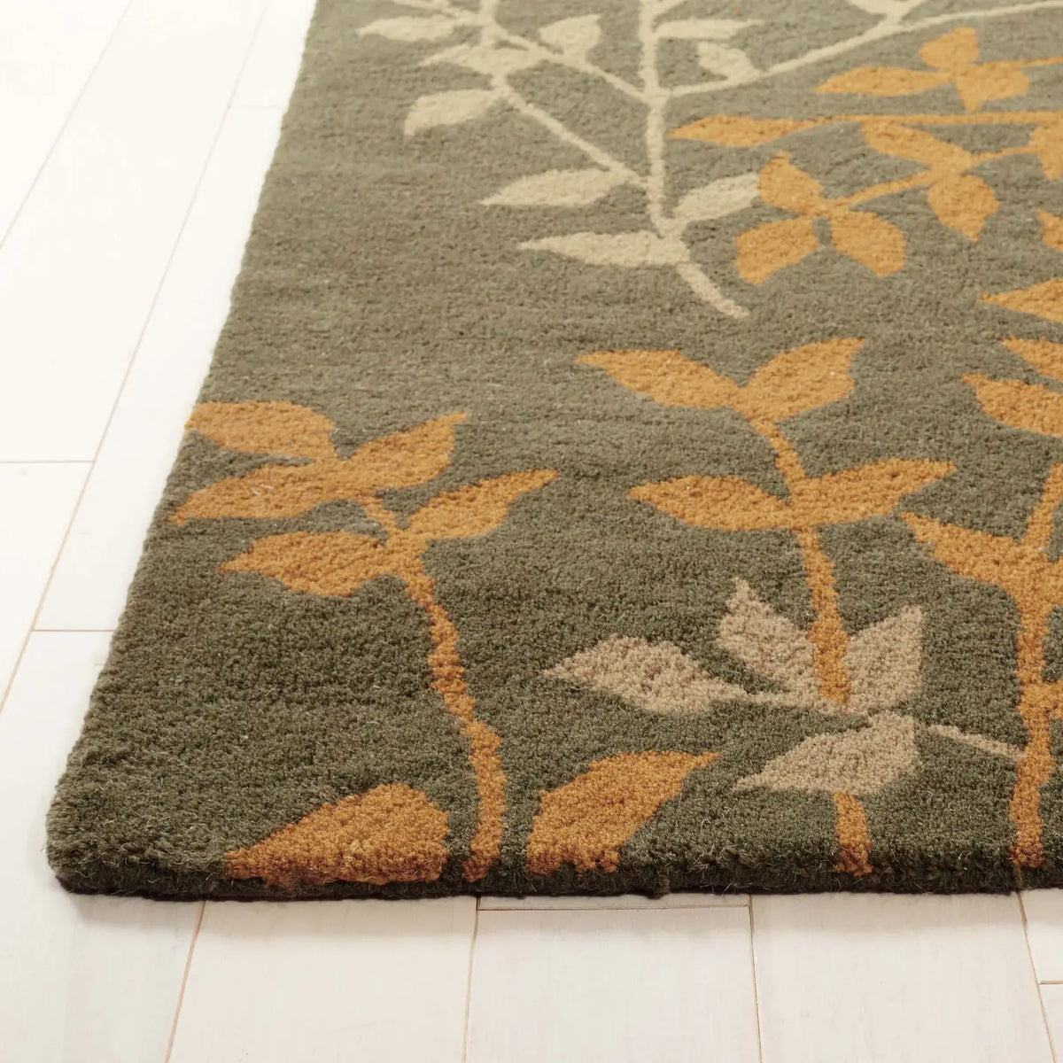 Safavieh Soho 3'-6" x 5'-6" Rug in Grey / Multi