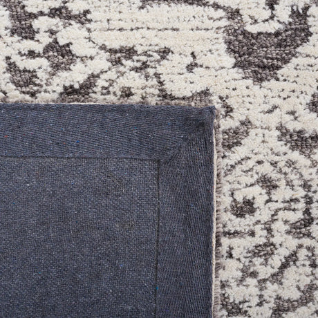 Safavieh Roslyn 4'-0" x 6'-0" Rug in Dark Grey / Ivory