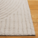 Safavieh Southampton 4'-0" x 6'-0" Rug in Ivory