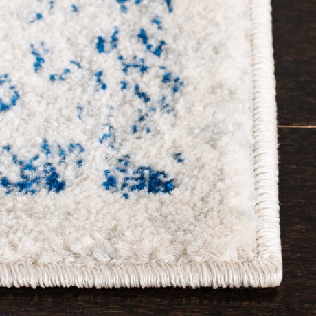Safavieh Evoke 4'-0" x 6'-0" Rug in Ivory / Navy
