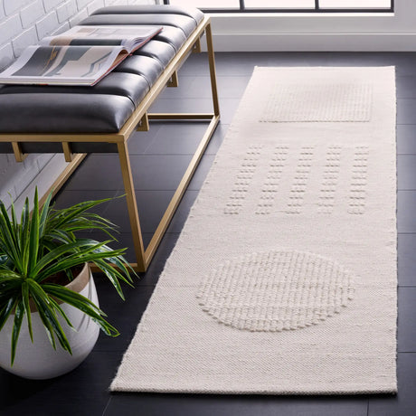 Safavieh Natura 2'-3" x 8'-0" Rug in Ivory