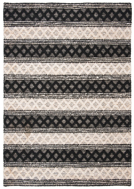 Safavieh Natural Fiber 4'-0" x 6'-0" Rug in Black / Ivory