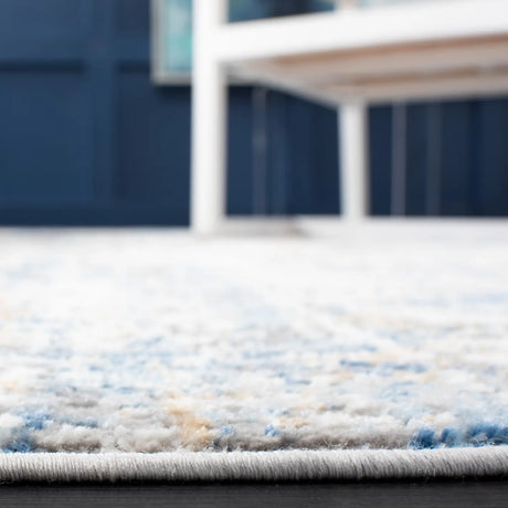 Safavieh Shivan 100 4'-0" x 6'-0" Rug in Ivory / Blue
