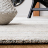 Safavieh Metro 4'-0" x 6'-0" Rug in Dark Grey / Ivory