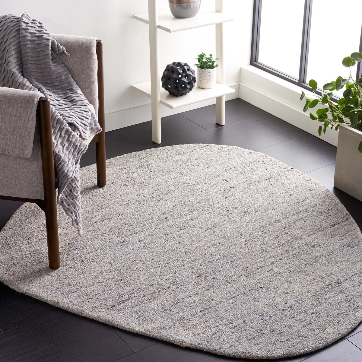 Safavieh Novelty 5'-0" x 5'-0" Rug in Grey / Black