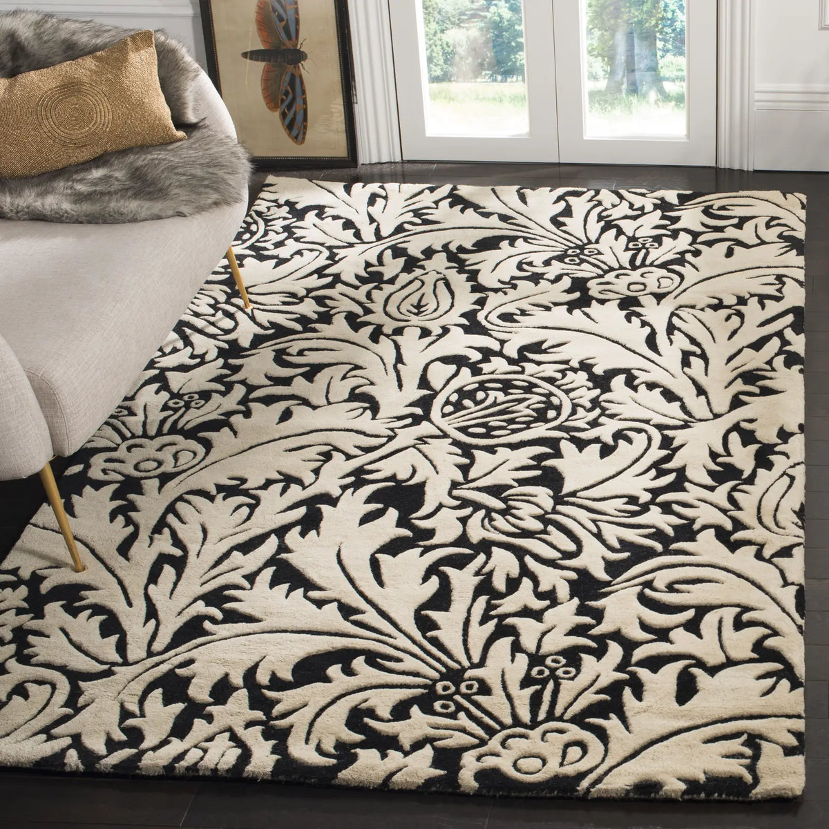Safavieh Soho 5'-0" x 8'-0" Rug in Black / Beige