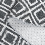 Safavieh Rainbow Shag 4'-0" x 6'-0" Rug in Charcoal / White