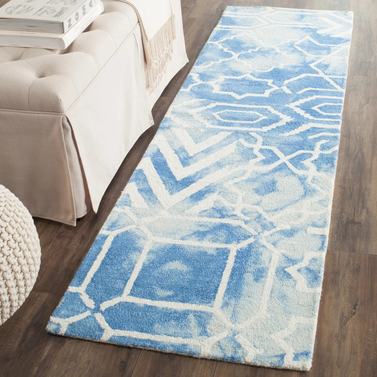 Safavieh Dip Dye 2'-3" x 10'-0" Rug in Blue / Ivory