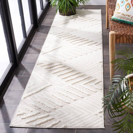 Safavieh Trends 2'-2" x 8'-0" Rug in Beige / Ivory