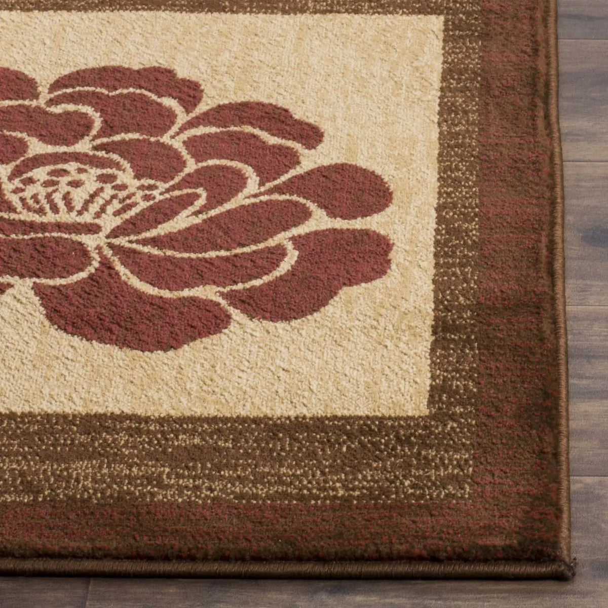 Safavieh Lyndhurst 5'-3" x 7'-6" Rug in Brown / Multi