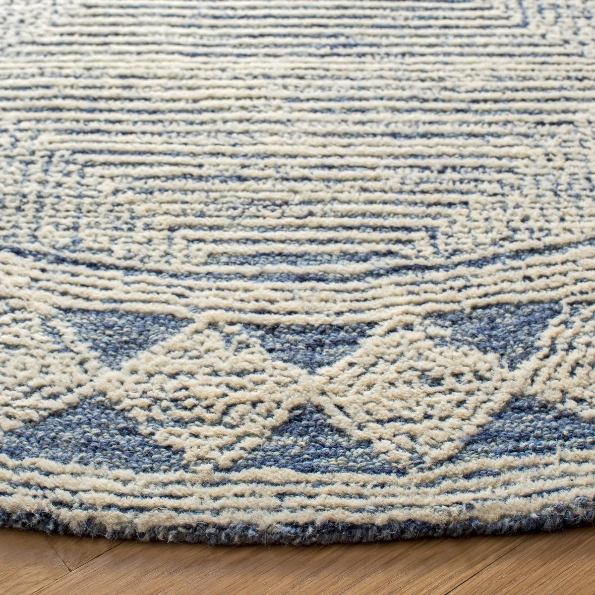 Safavieh Abstract 6'-0" x 6'-0" Rug in Ivory / Navy