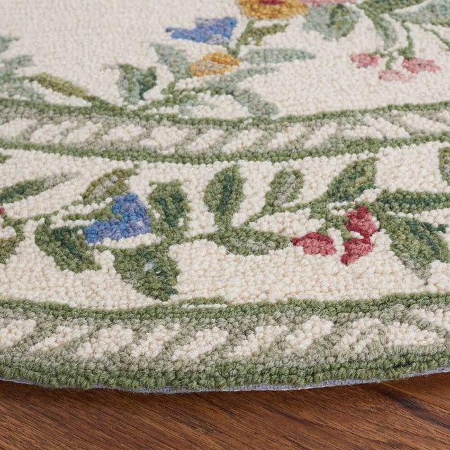 Safavieh Chelsea 5'-6" x 5'-6" Rug in Ivory