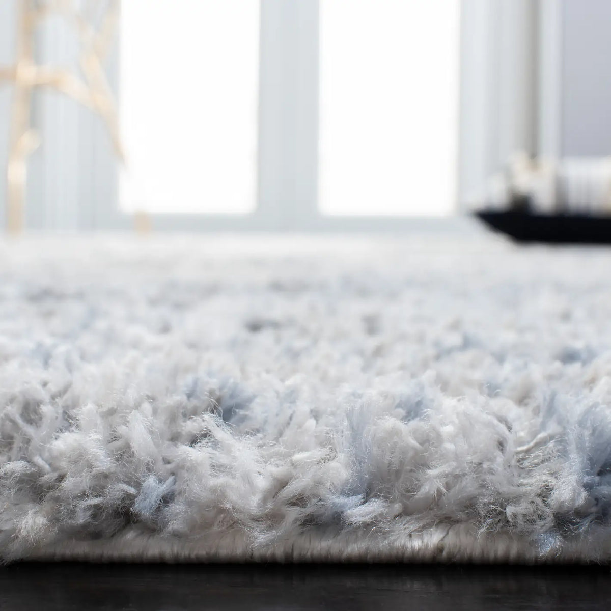Safavieh Berber Shag 200 4'-0" x 6'-0" Rug in Ivory / Grey