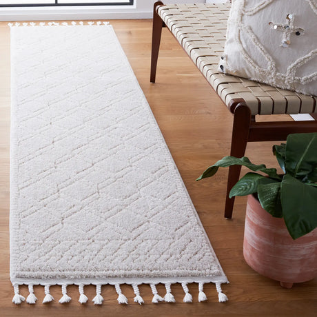 Safavieh Marrakesh 2'-2" x 8'-0" Rug in Ivory / Beige