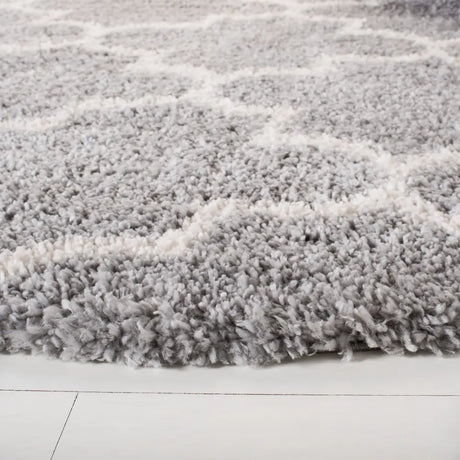 Safavieh Fontana Shag  800 6'-7" x 6'-7" Rug in Grey / Cream
