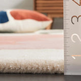 Safavieh Rodeo Drive 4'-0" x 6'-0" Rug in Ivory / Pink