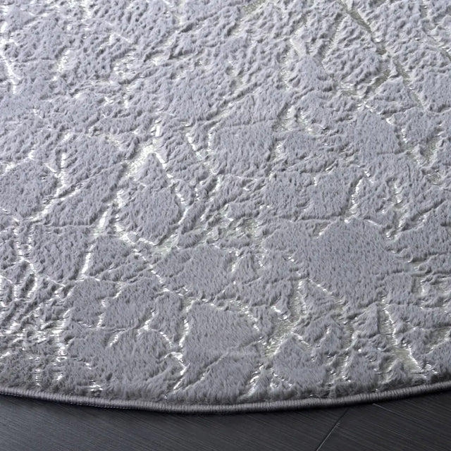 Safavieh Faux Rabbit Fur Metallic 6'-0" x 6'-0" Rug in Grey / Silver