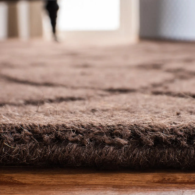 Safavieh Impressions 4'-0" x 6'-0" Rug in Brown