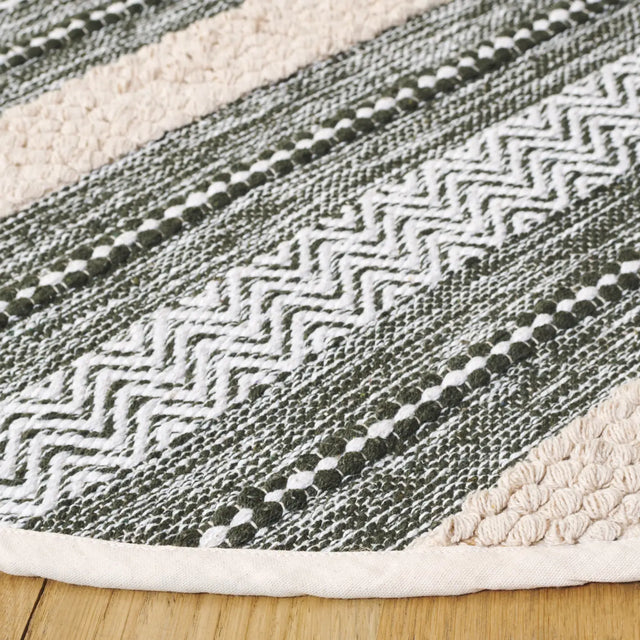 Safavieh Montauk 6'-0" x 6'-0" Rug in Green / Ivory