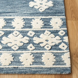 Safavieh Aspen 4'-0" x 6'-0" Rug in Navy / Ivory