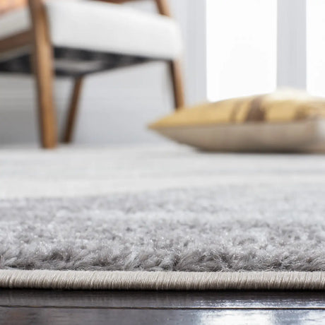 Safavieh Tulum 4'-0" x 6'-0" Rug in Ivory / Grey