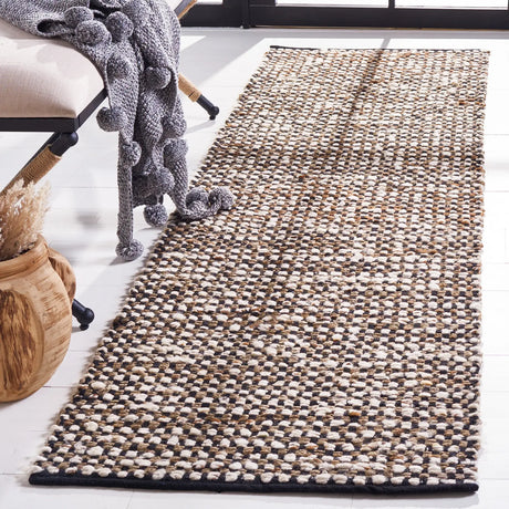 Safavieh Natura 2'-3" x 10'-0" Rug in Black / Ivory