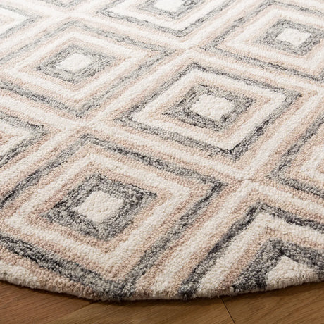 Safavieh Micro-Loop 5'-0" x 5'-0" Rug in Grey / Ivory
