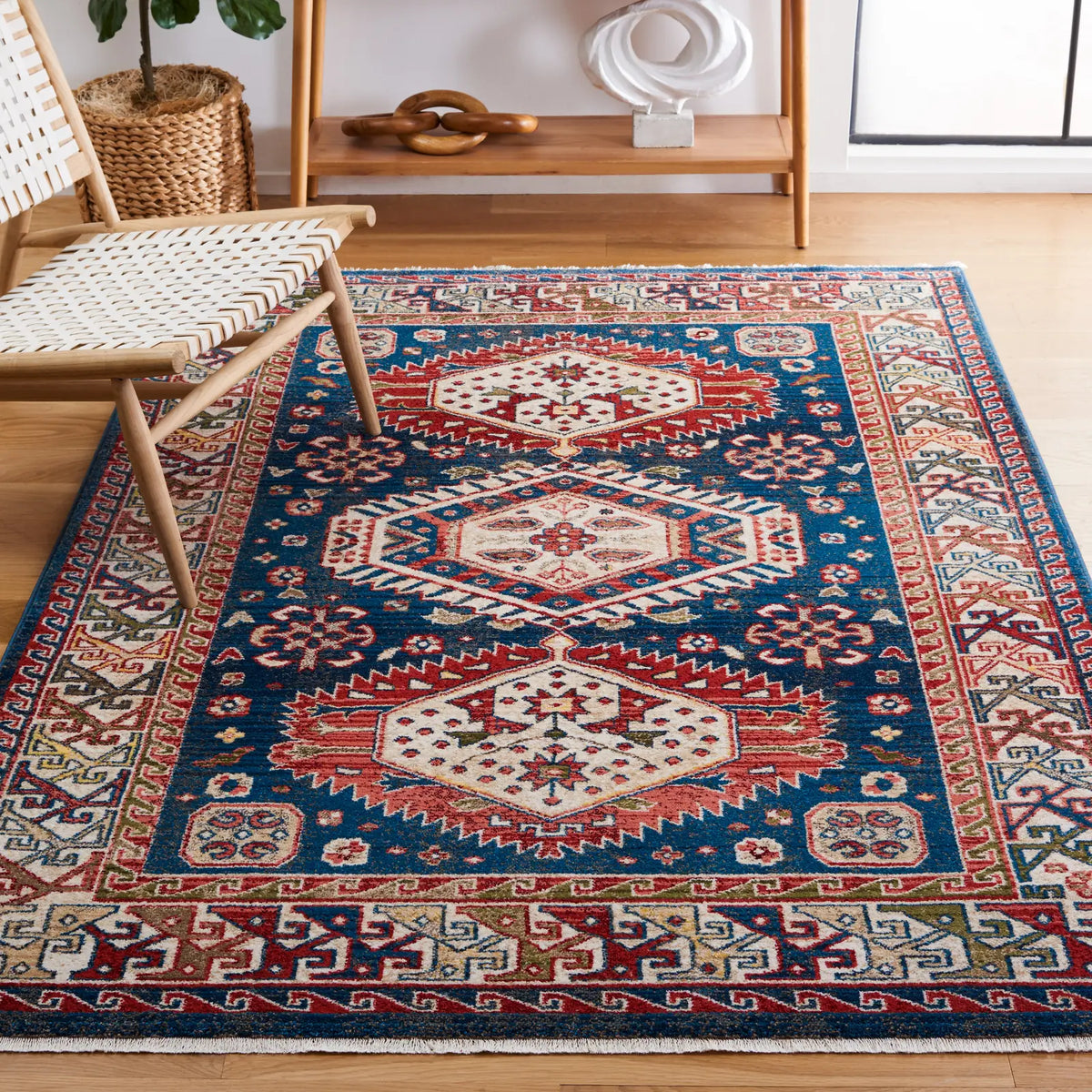 Safavieh Kashan 5'-1" x 7'-5" Rug in Blue / Ivory
