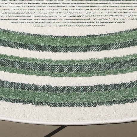 Safavieh Cabana 6'-7" x 6'-7" Rug in Ivory / Green