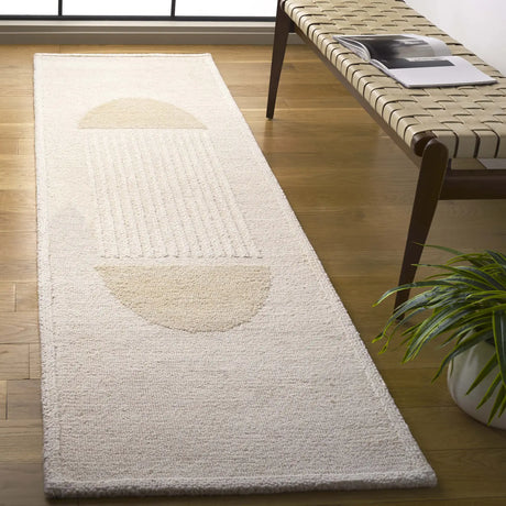 Safavieh Rodeo Drive 2'-3" x 8'-0" Rug in Ivory / Beige