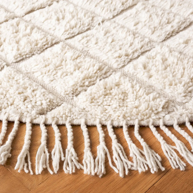 Safavieh Vermont 6'-0" x 6'-0" Rug in Ivory