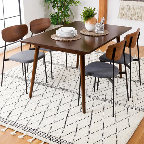 Safavieh Casablanca 8'-0" x 10'-0" Rug in Ivory / Black