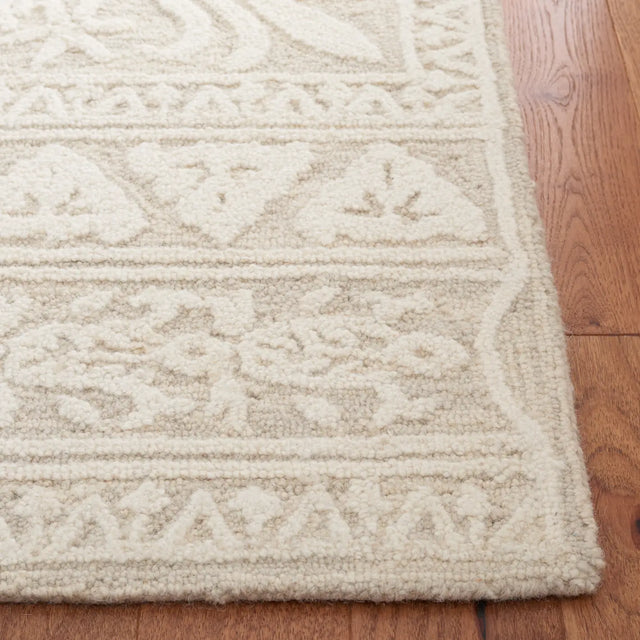 Safavieh Blossom 5'-0" x 8'-0" Rug in Light Grey / Ivory