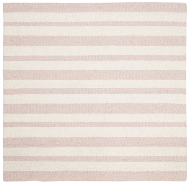 Safavieh Safavieh Kids 5'-0" x 5'-0" Rug in Pink / Ivory