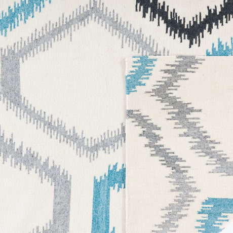 Safavieh Dhurries 5'-0" x 8'-0" Rug in Ivory / Multi