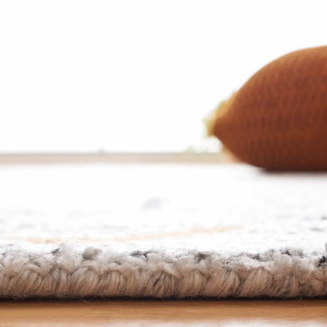 Safavieh Marquee 4'-0" x 6'-0" Rug in Rust / Grey