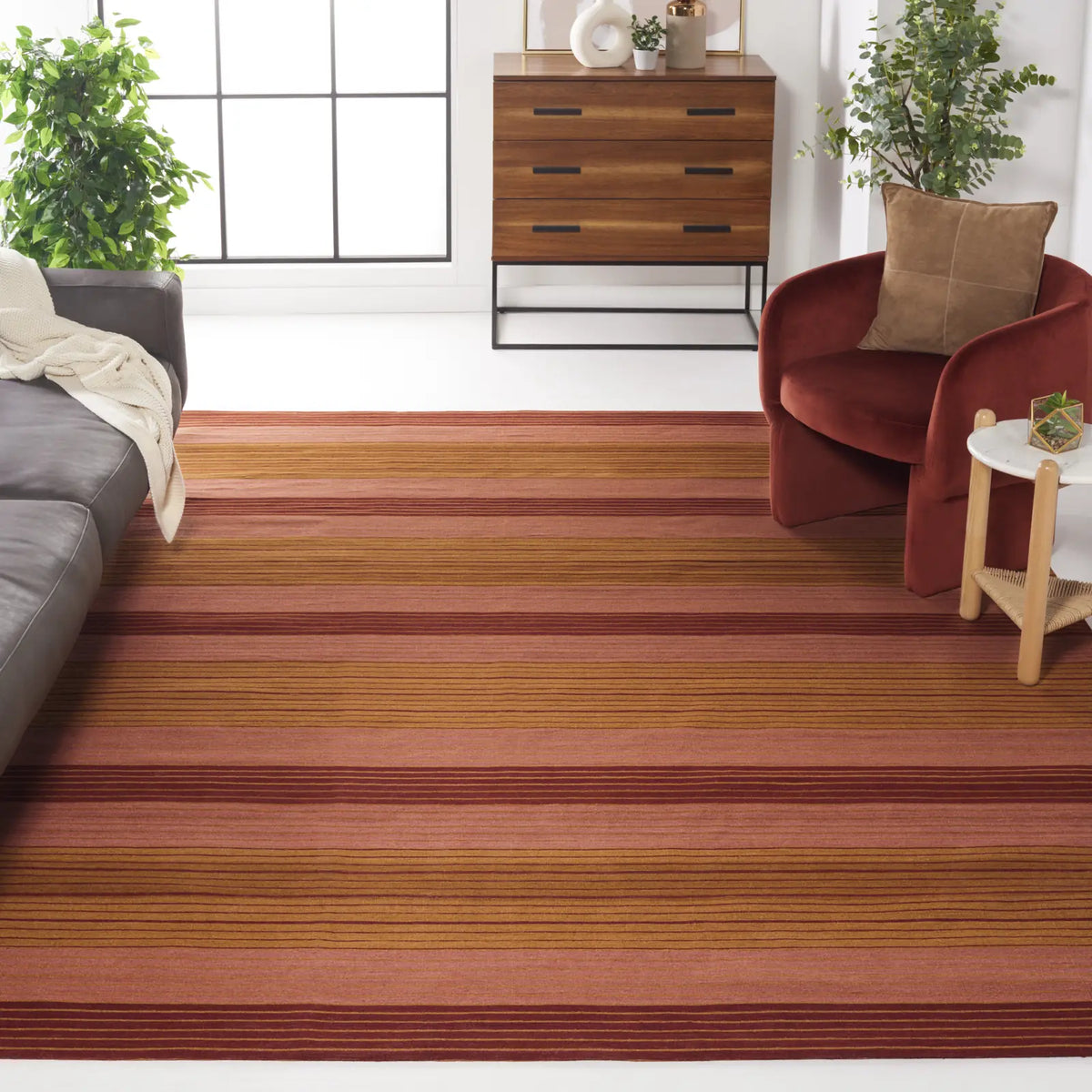 Safavieh Marbella 6'-0" x 9'-0" Rug in Rust