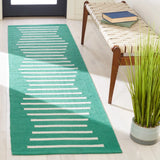Safavieh Montauk 2'-3" x 8'-0" Rug in Dark Green / Ivory